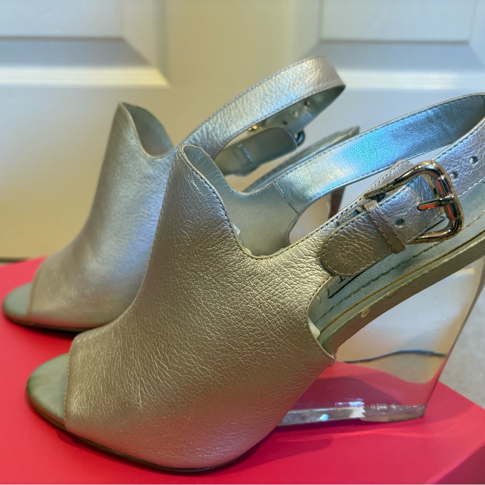 LEATHER Nine West - Tobago - Clear Wedge Heels! Sling back ✨Glam
